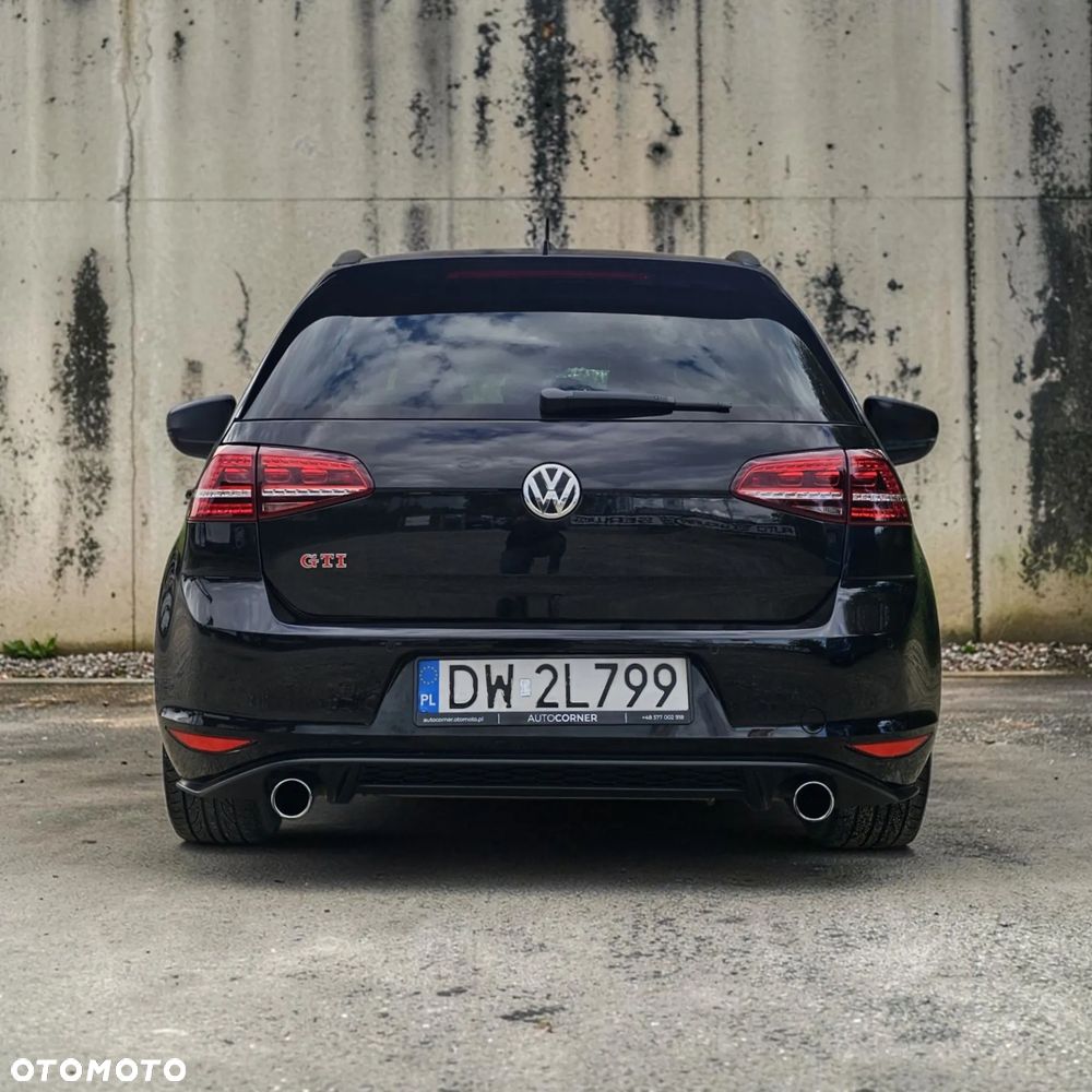 Volkswagen Golf - 4