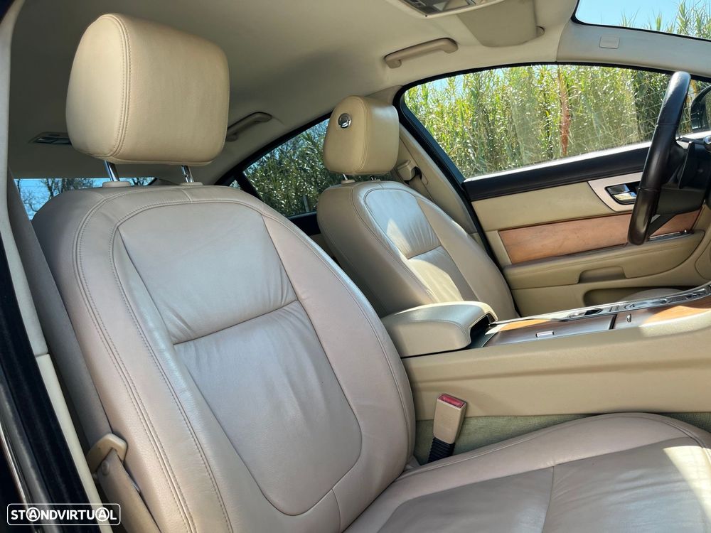Jaguar XF 3.0 D V6 Premium Luxury - 25