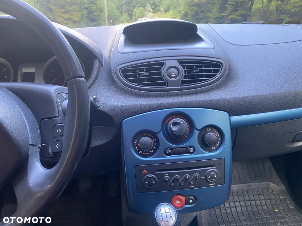 Renault Clio 1.2 16V Authentique - 6