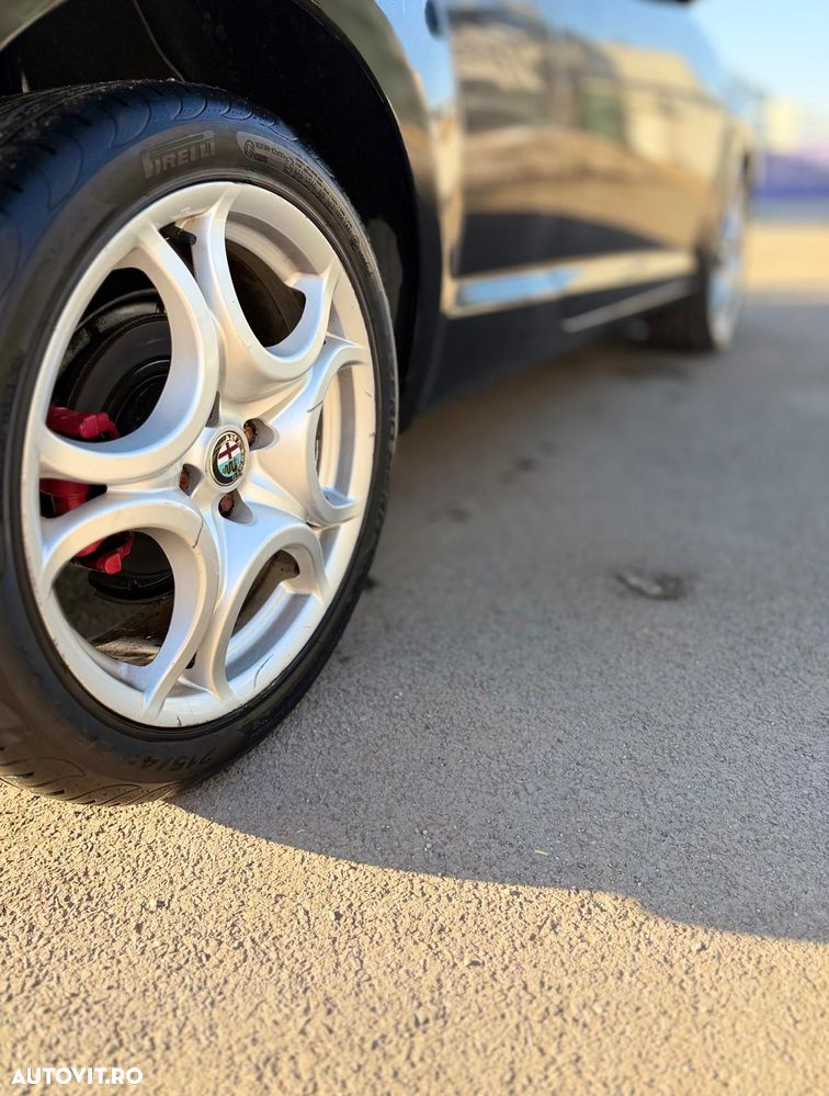 Alfa Romeo Mito 1.6 MJet Distinctive - 12