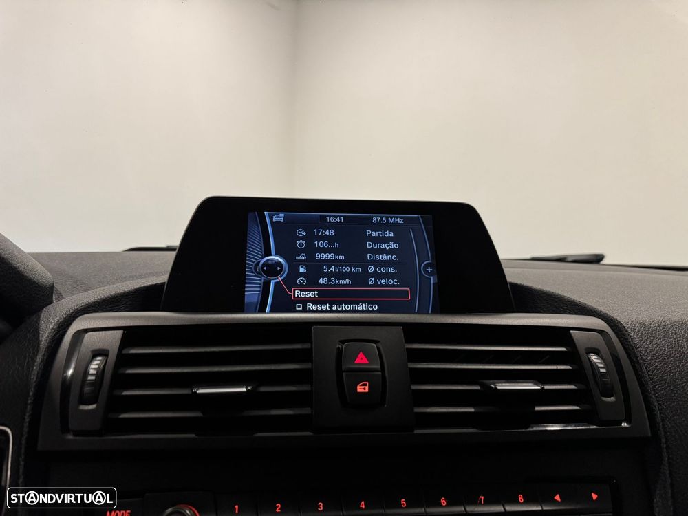 BMW 116 d Line Urban - 34