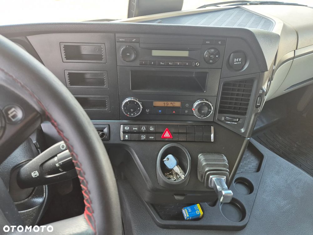Mercedes-Benz Actros - 18