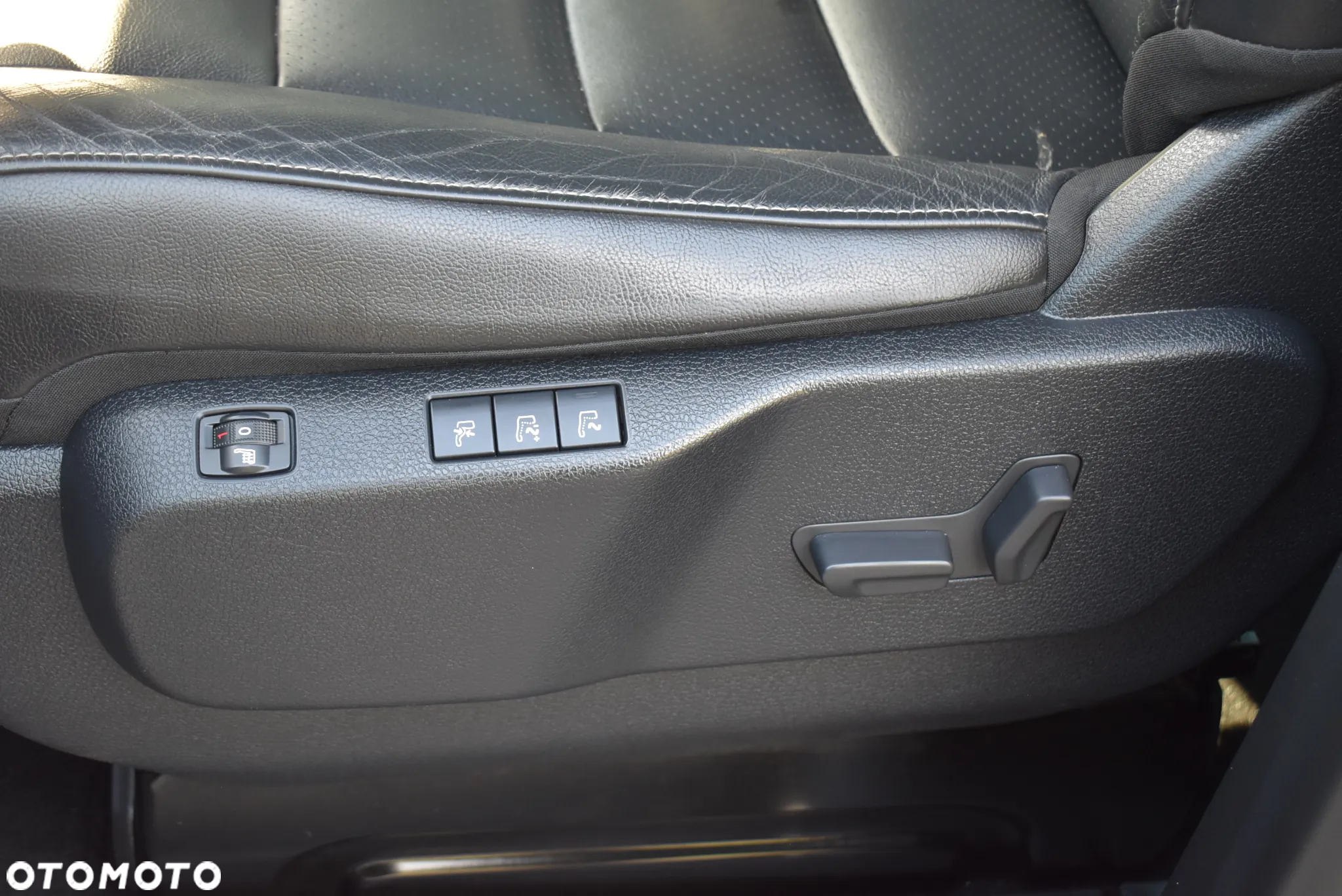 Peugeot Traveller 2.0 BlueHDi Standard Business Vip - 19