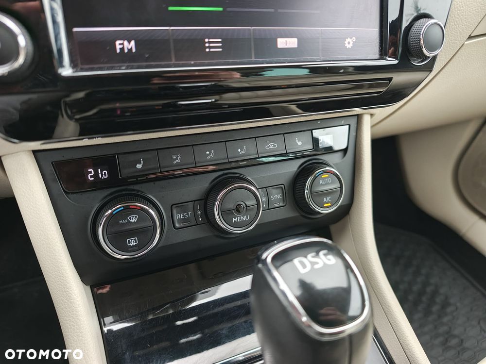 Skoda Superb 2.0 TDI DSG Premium Edition - 19