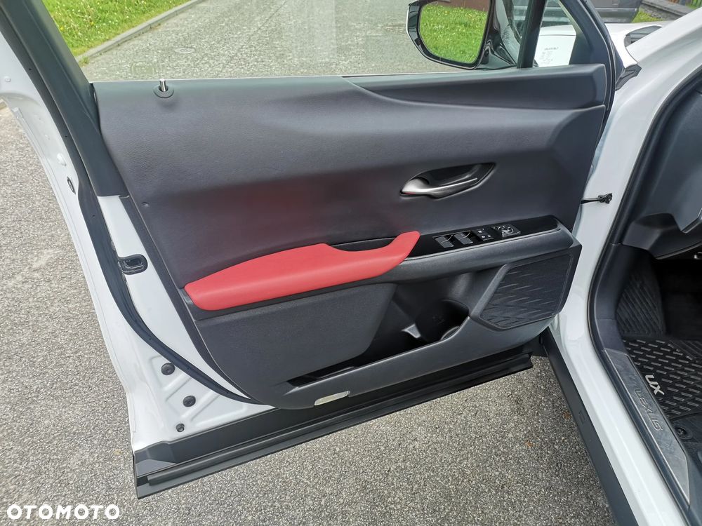 Lexus UX - 28