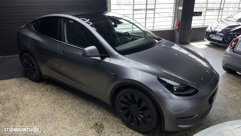 Tesla Model Y Performance Dual Motor AWD - 6