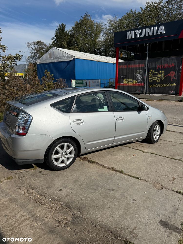Toyota Prius - 3