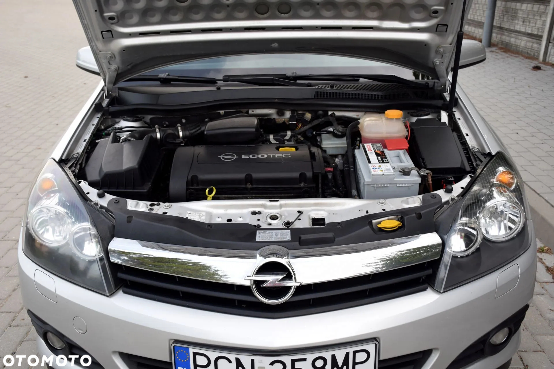 Opel Astra III GTC 1.6 Cosmo - 15