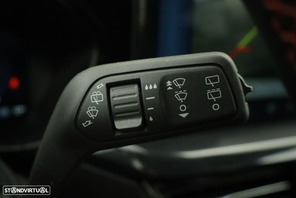 Ford Focus 1.0 EcoBoost MHEV ST-Line X - 18