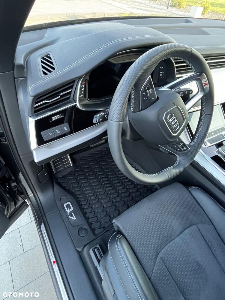 Audi Q7 - 7