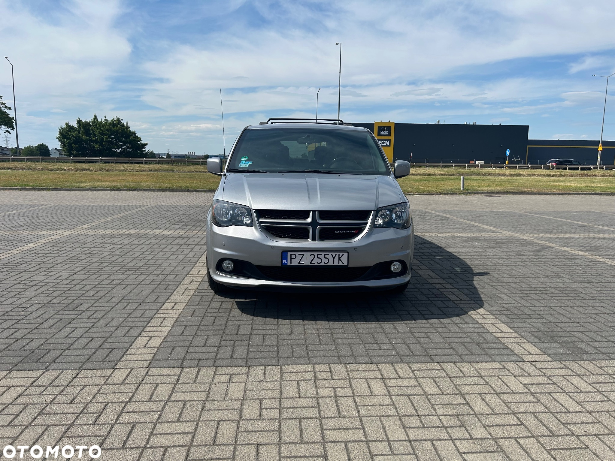 Dodge Grand Caravan - 4
