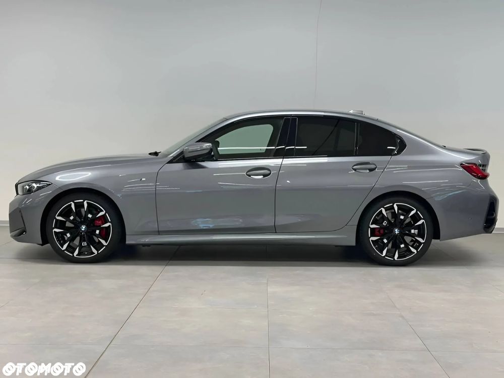 BMW Seria 3 330i xDrive M Sport - 2