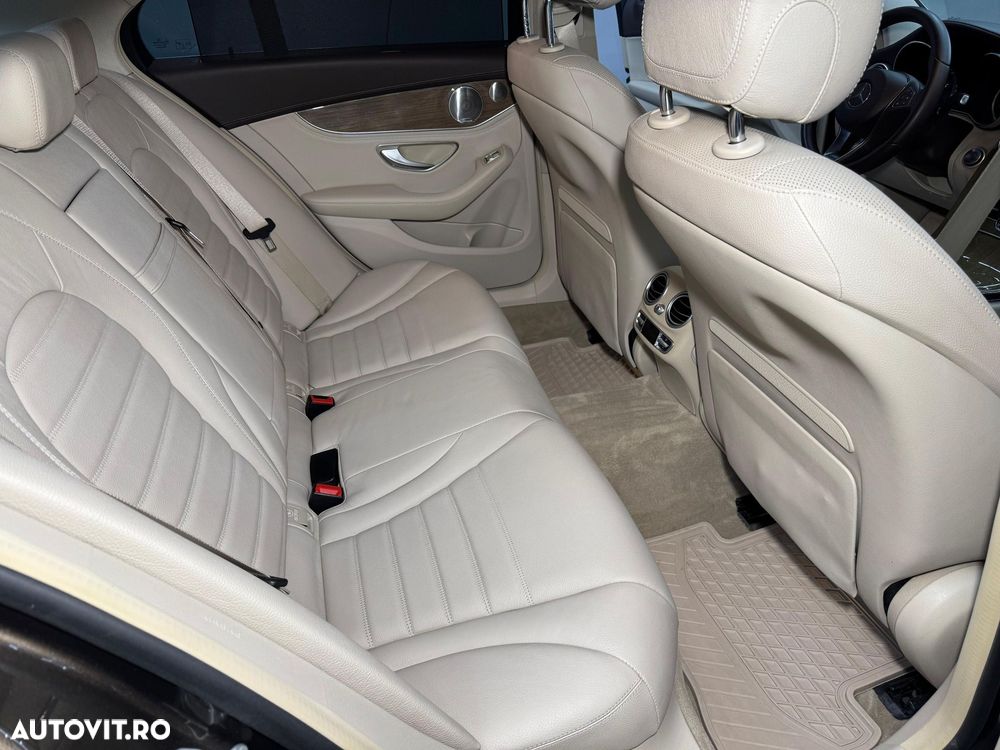 Mercedes-Benz C - 21