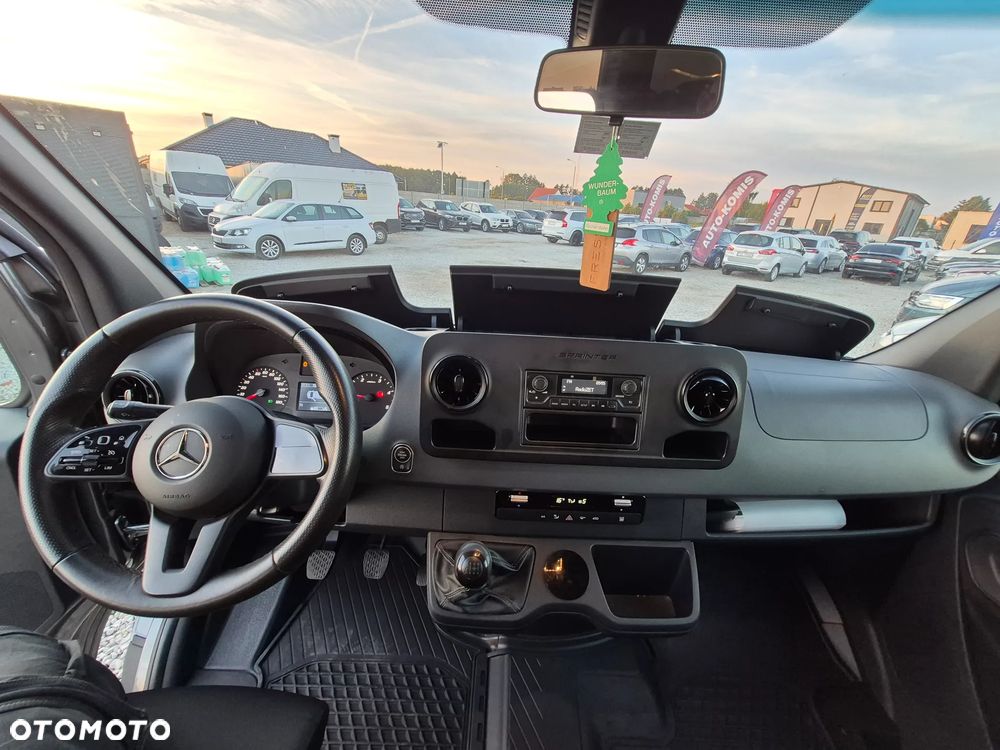Mercedes-Benz Sprinter - 18