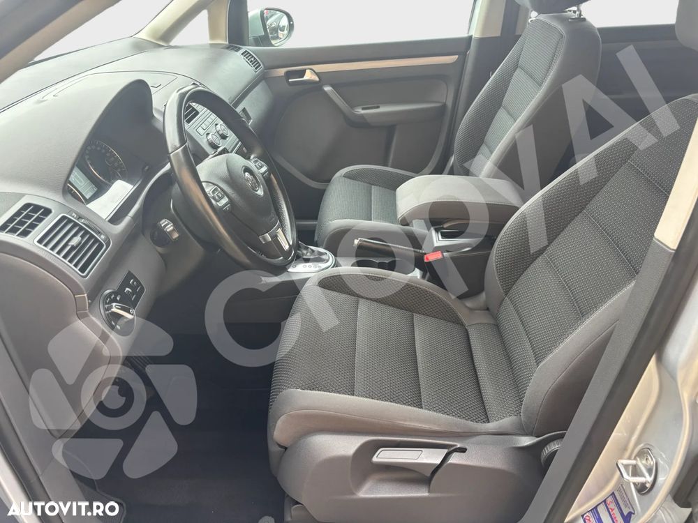 Volkswagen Touran 1.6 TDI DPF BlueMotion Technology DSG Comfortline - 11