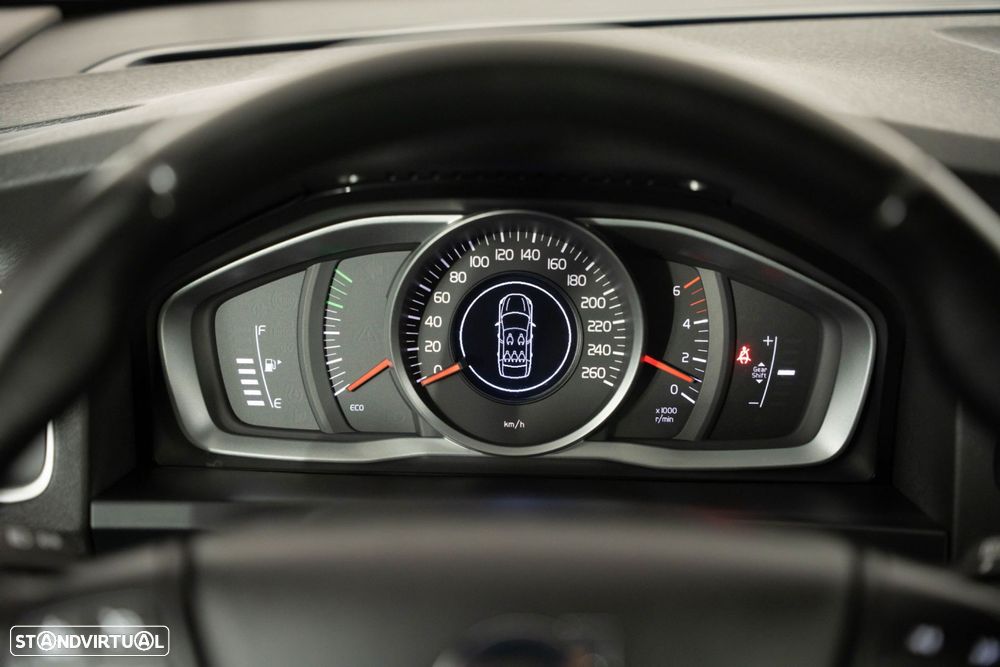 Volvo V60 2.0 D4 Kinetic - 24