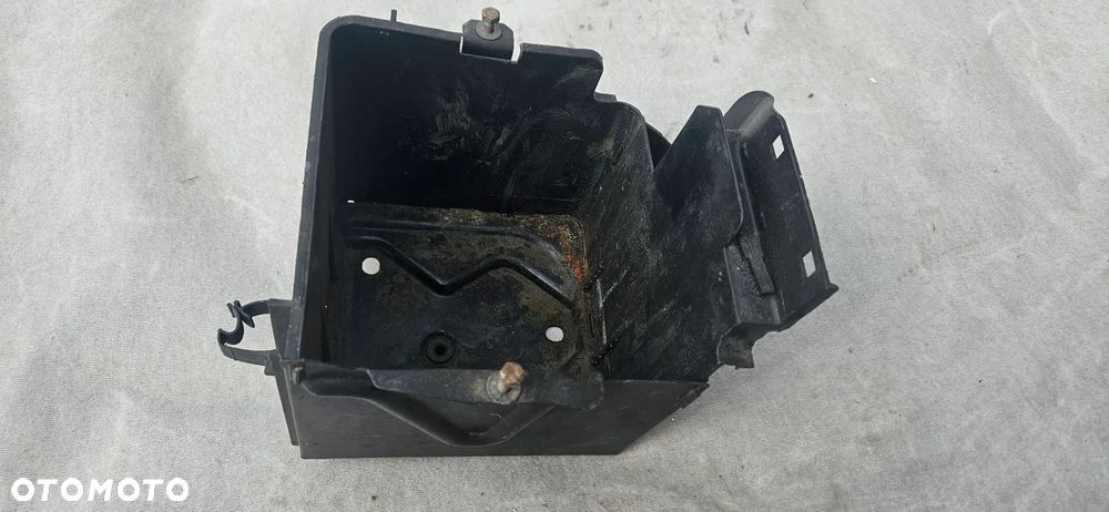 Obudowa mocowanie podstawa akumulatora Fiat Punto II 1,2 b 46546860 - 2