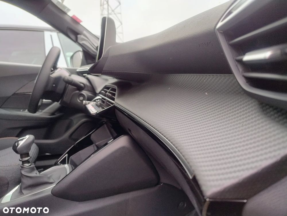 Peugeot 2008 1.2T Edition S&S - 21