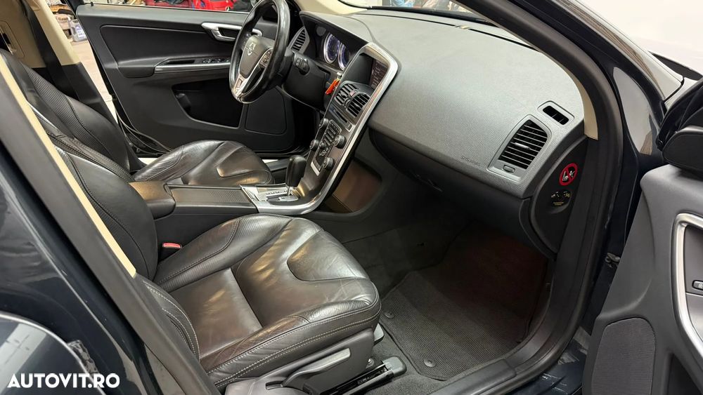 Volvo XC 60 D3 Aut. Summum - 8