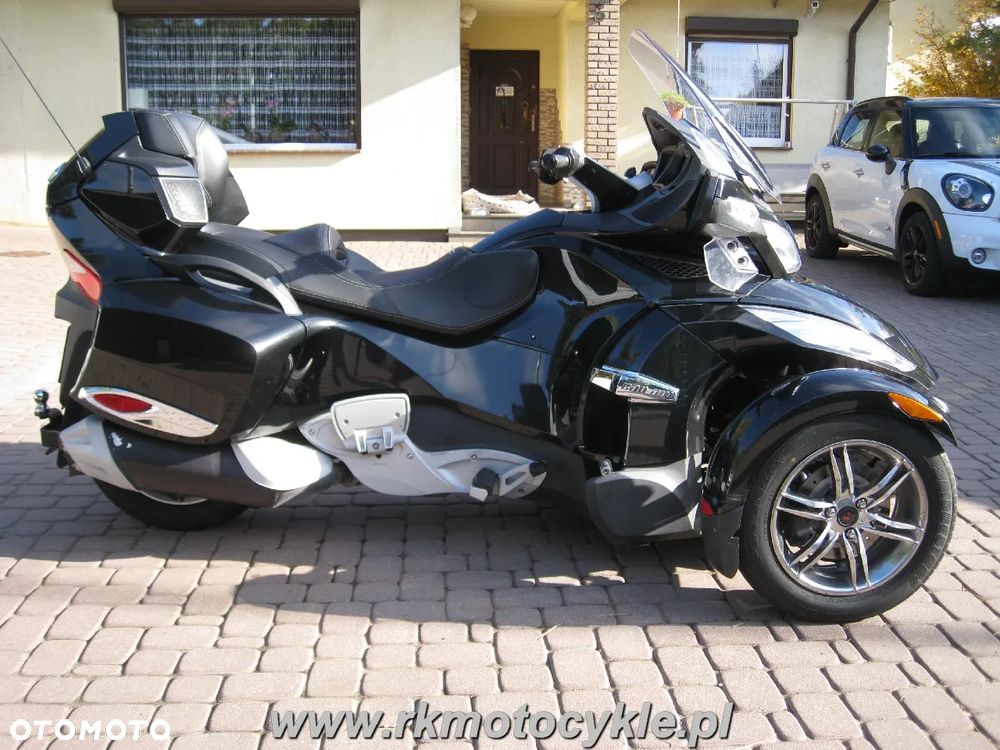 Can-Am Spyder - 2