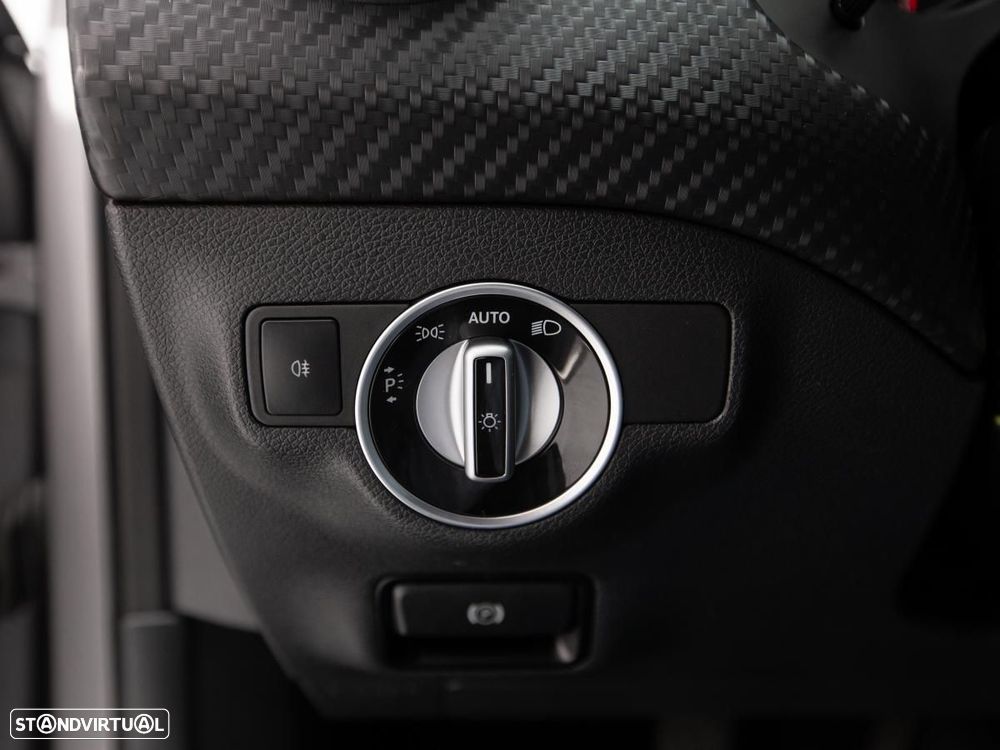 Mercedes-Benz A 180 d AMG Line - 13