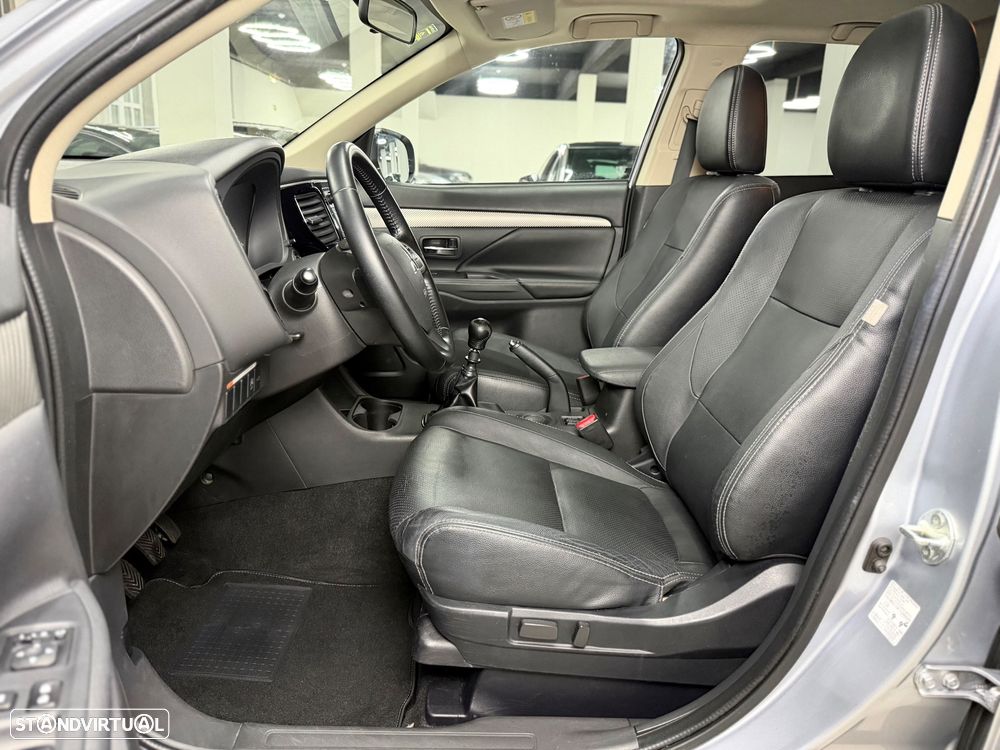 Mitsubishi Outlander 2.2 DI-D Instyle Navi - 13