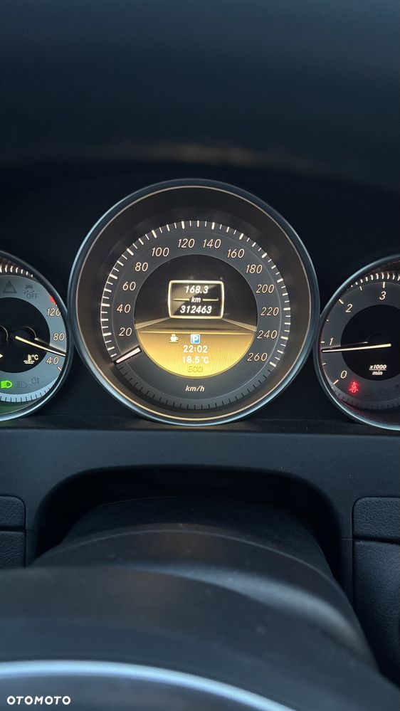 Mercedes-Benz Klasa C 220 CDI BlueEff Avantgarde - 9