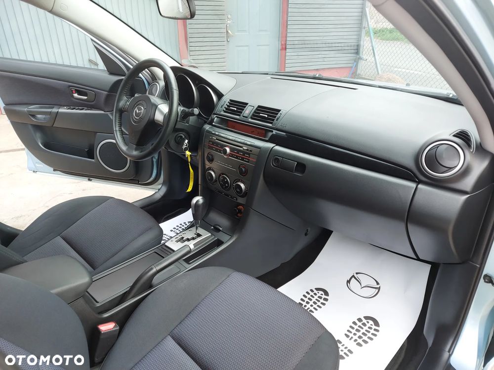 Mazda 3 1.6 Sport Active - 21