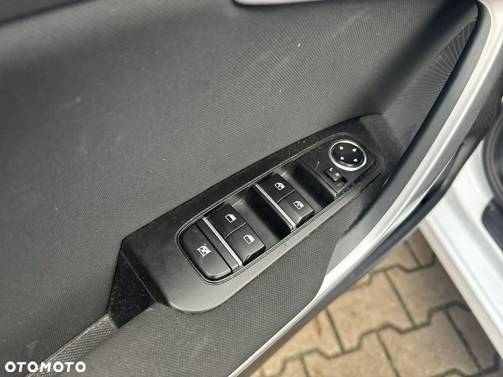 Kia Ceed 1.5 T-GDI M DCT - 12