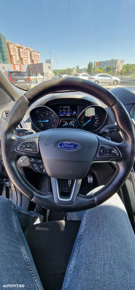 Ford Kuga 2.0 TDCi 4WD Powershift ST-Line - 6