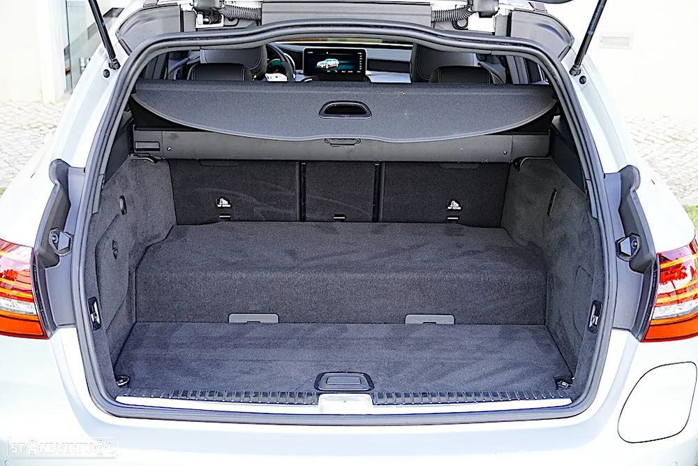 Mercedes-Benz C 300 de AMG Line - 17