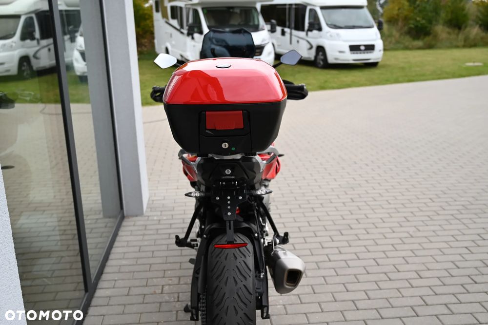 BMW XR - 8
