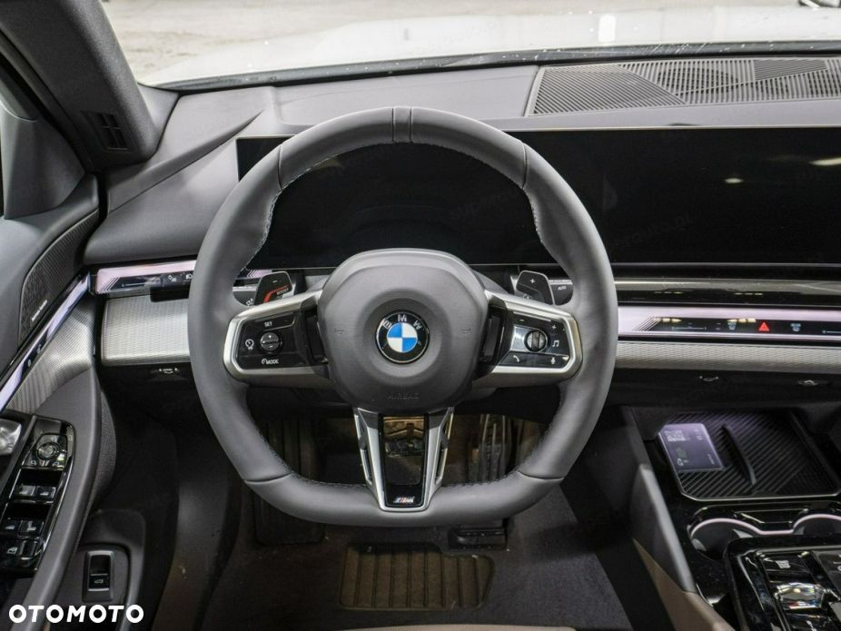 BMW Seria 5 520i mHEV M Sport - 12