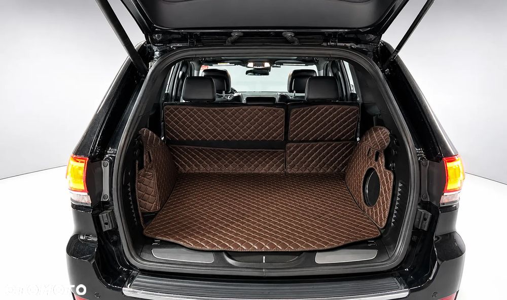 Jeep Grand Cherokee - 21