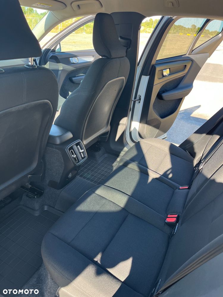 Volvo XC 40 T3 Momentum - 8