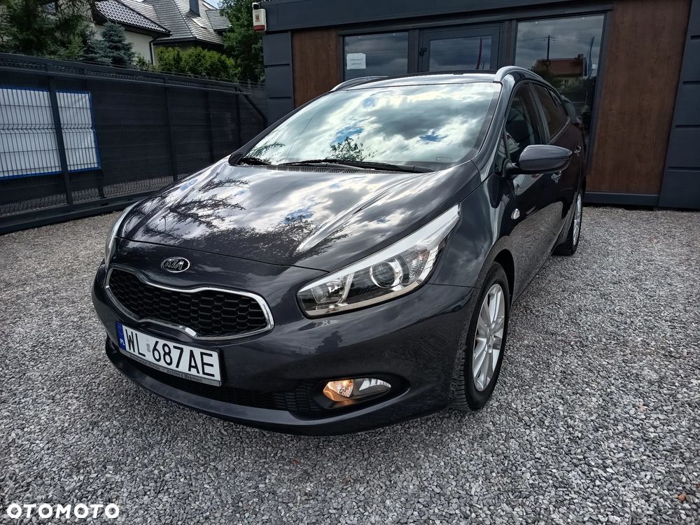 Kia Ceed 1.4 CVVT Dream-Team Edition - 2