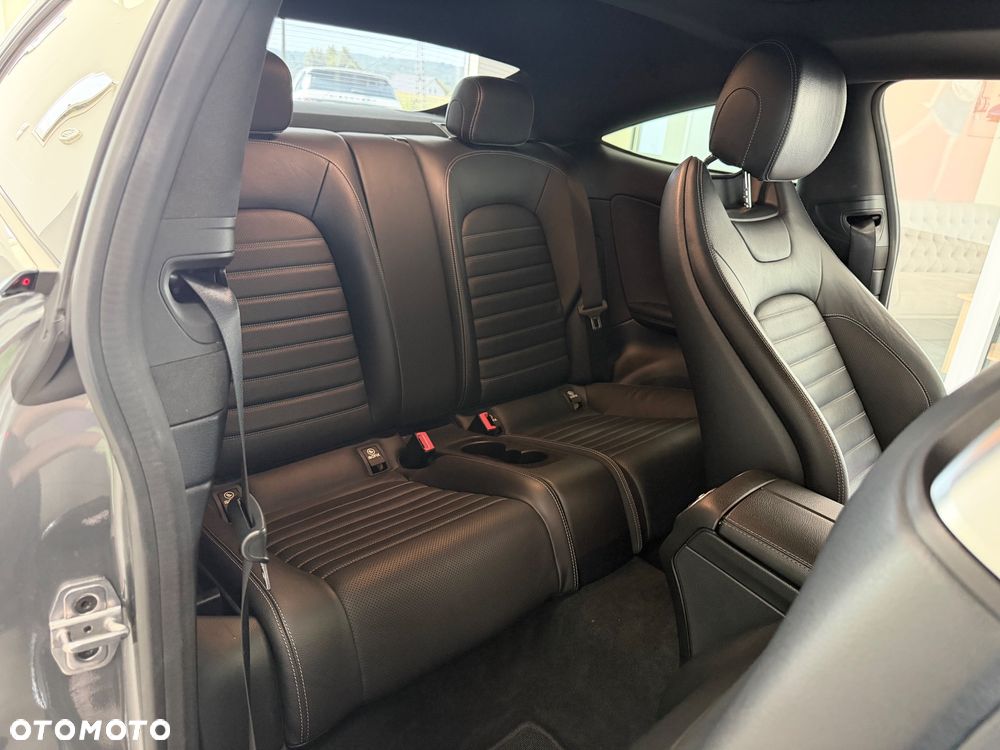 Mercedes-Benz Klasa C 300 9G-TRONIC AMG Line - 29