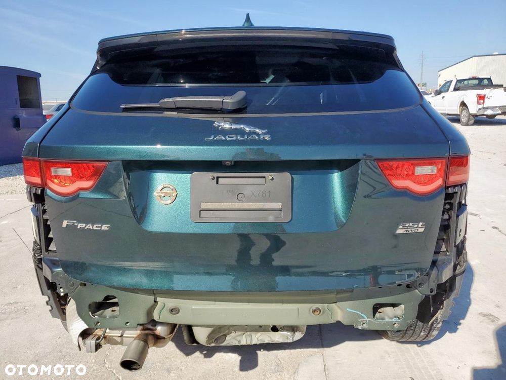Jaguar F-Pace - 7