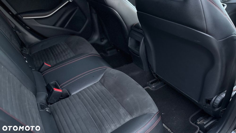 Mercedes-Benz CLA 180 7G-DCT AMG Line - 17