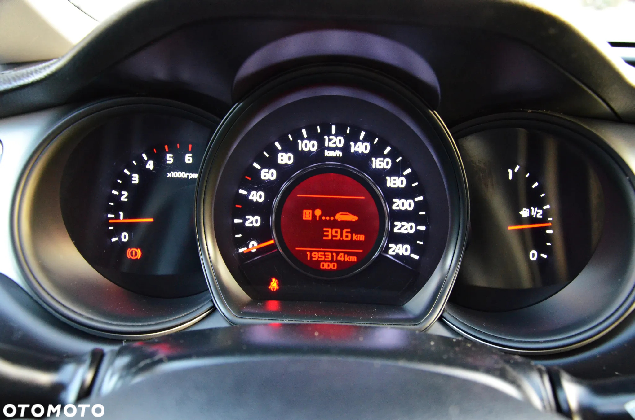 Kia Ceed - 36