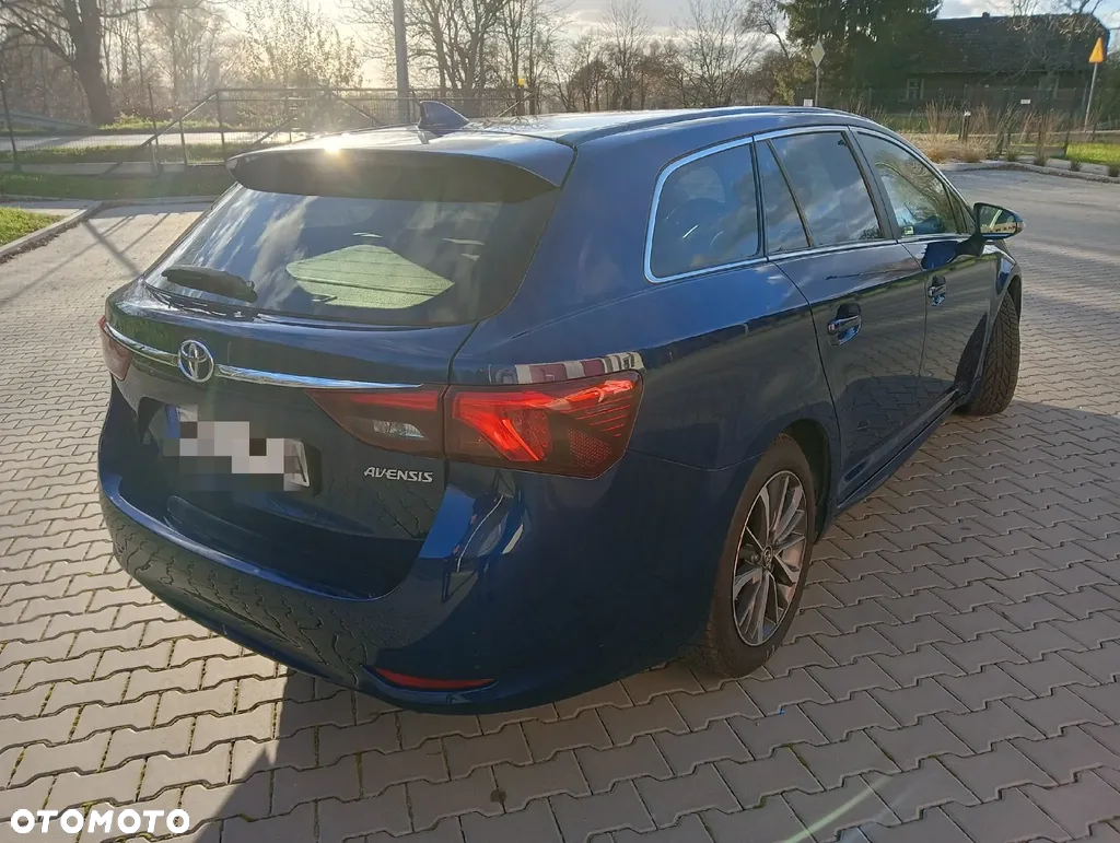 Toyota Avensis 2.0 D-4D Premium - 6