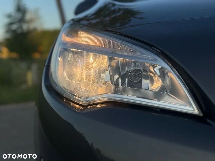 Opel Astra IV 1.6 T Cosmo - 15