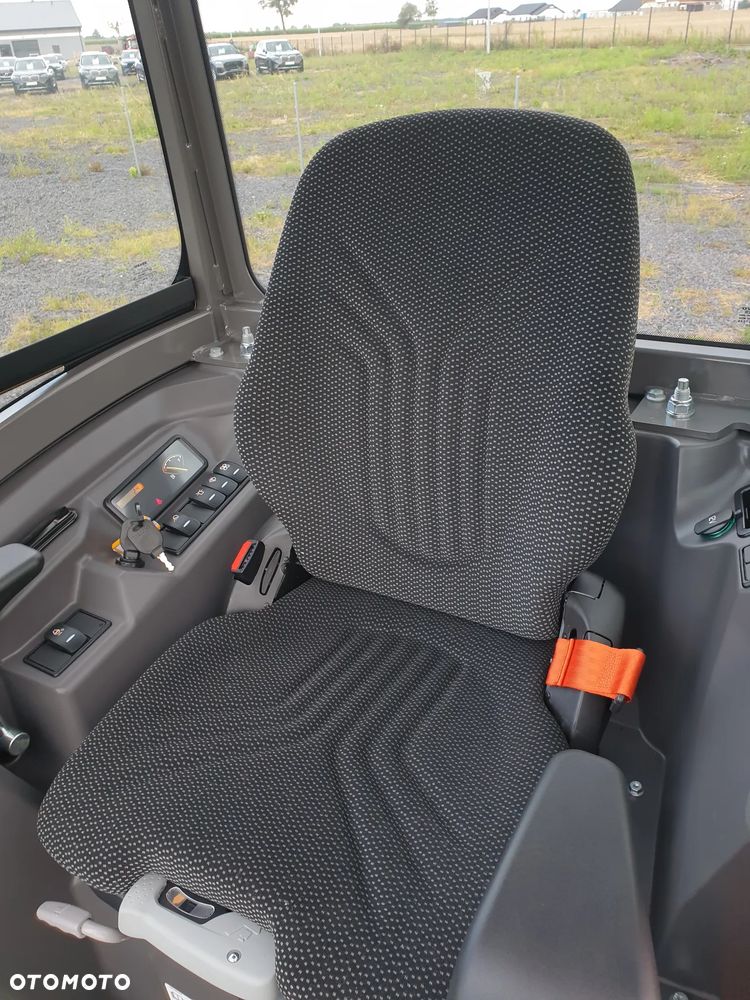 Volvo ECR25D NOWA DOSTĘPNA OD RĘKI, SZYBKOZŁĄCZE, DŁUGIE RAMIĘ, OBRÓT W OBRYSIE - 18