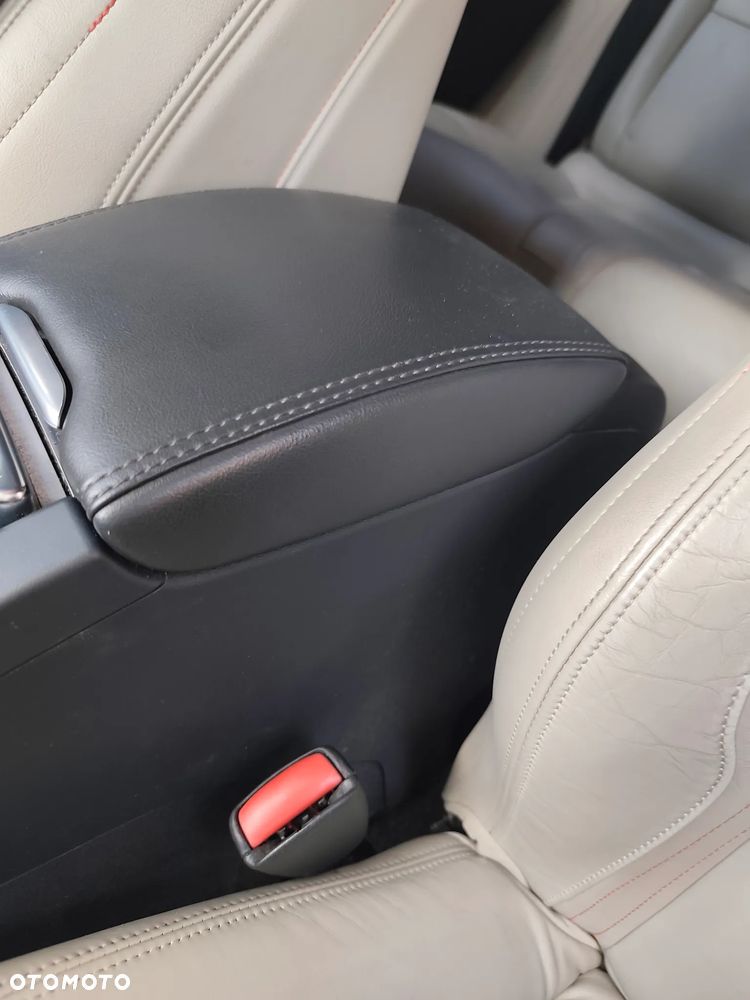 Volvo V60 D4 Drive-E Ocean Race - 12