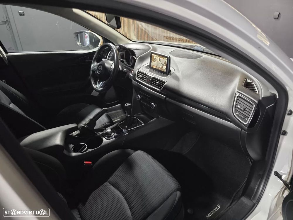 Mazda 3 Hatchback 1.5 Sky-D Evolve HS Navi - 4