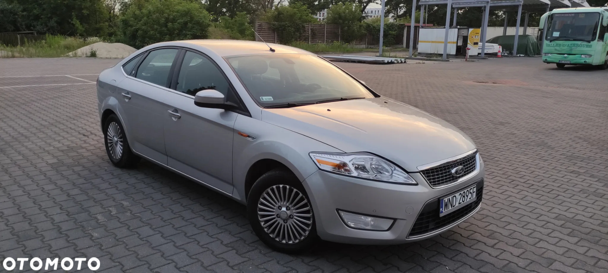 Ford Mondeo 2.0 Ghia - 7