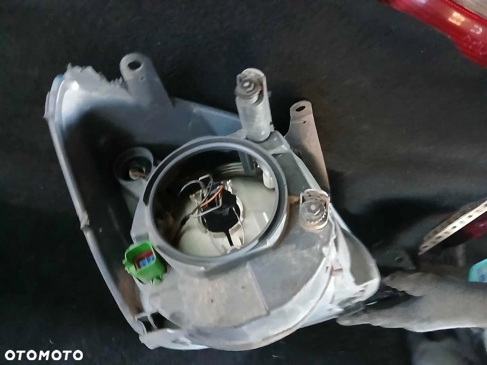 Ford Fiesta Mk6 Lift lampa przednia lewa. - 4