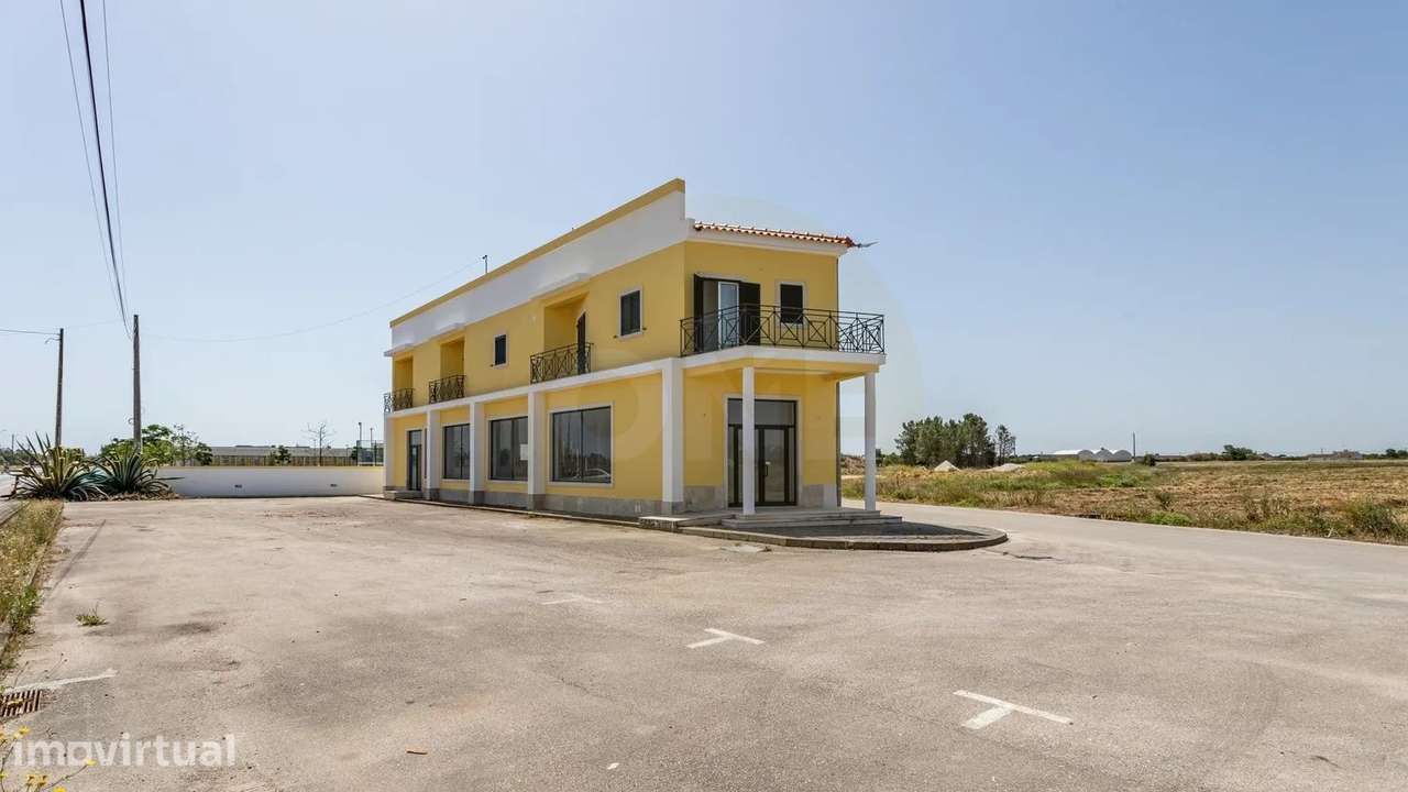 Loja 166 m² | Junto à Nacional | Estacionamento | Foros de Salvaterra - Grande imagem: 2/16