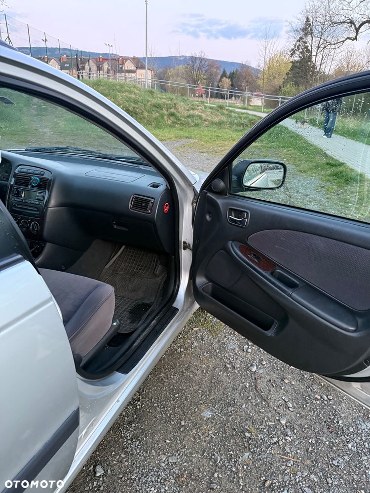 Toyota Avensis 2.0 D-4D Terra - 4