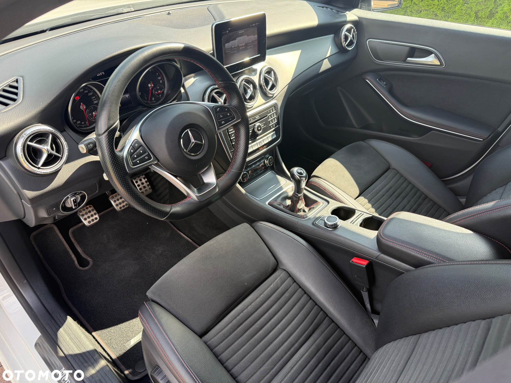 Mercedes-Benz CLA 200 AMG Line - 6